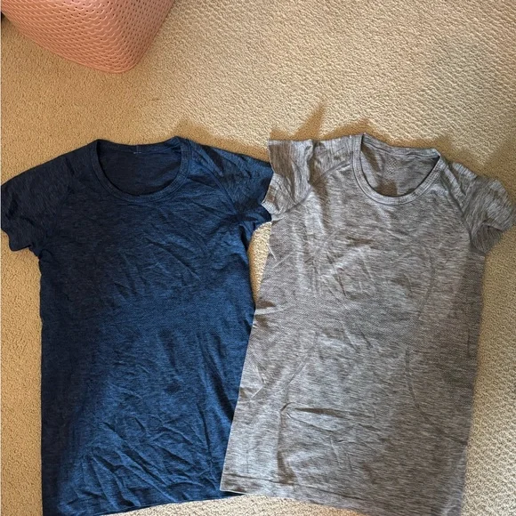 2 Lululemon Swiftly Tee - Picture 1 of 3